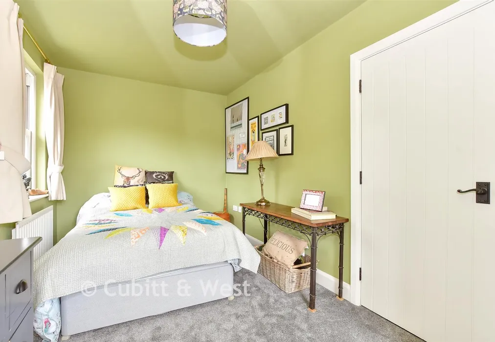 Bedroom 2 - Wheelwrights Close, Arundel, West Sussex - Wards of Kent