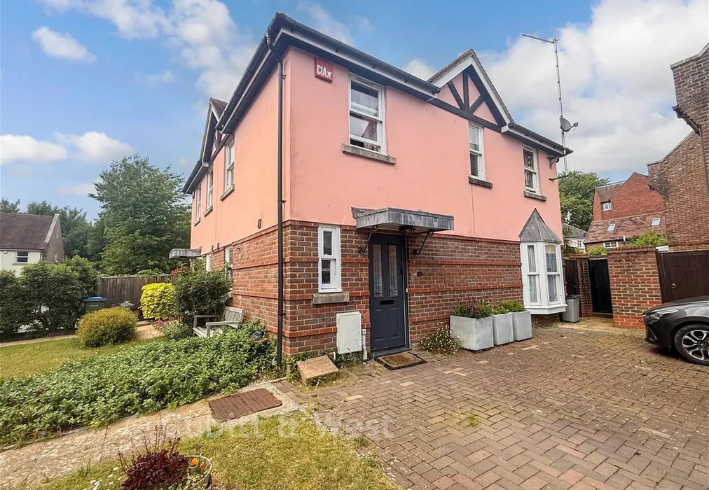 Front - Wheelwrights Close, Arundel, West Sussex - Wards of Kent