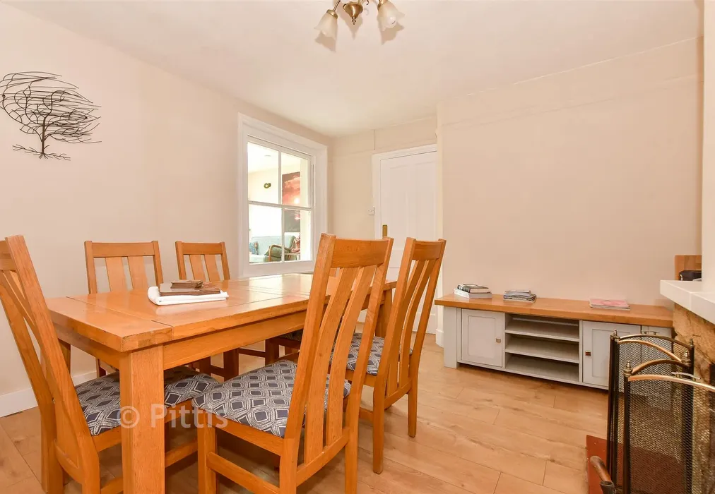 Dining Room - Victoria Road, Freshwater, Isle of Wight - Wards of Kent
