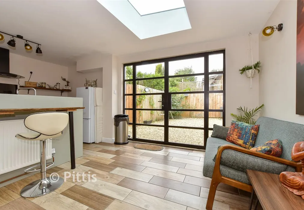 Kitchen/ Breakfast Area - Victoria Road, Freshwater, Isle of Wight - Wards of Kent