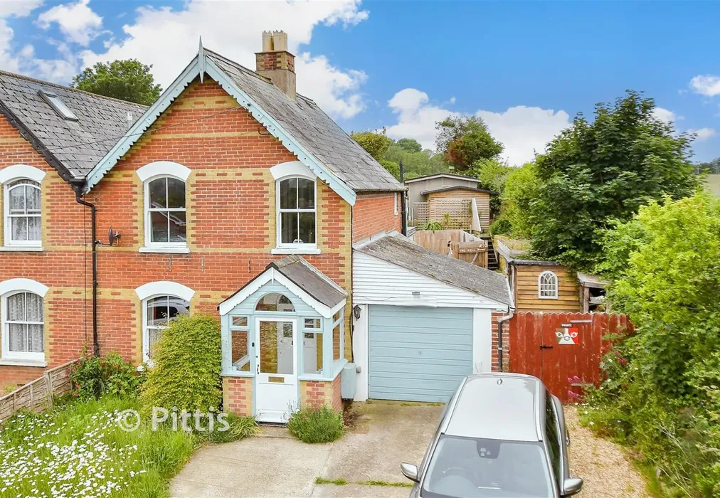 Front Brochure - Victoria Road, Freshwater, Isle of Wight - Wards of Kent