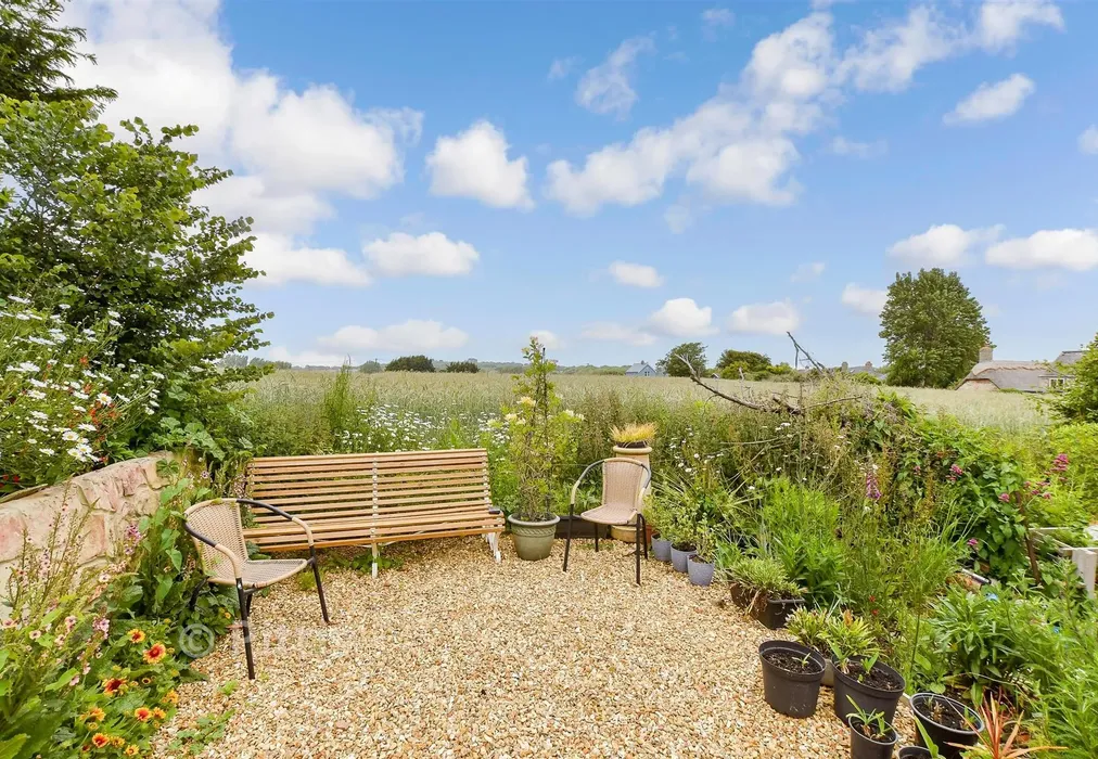 Rear Garden - Victoria Road, Freshwater, Isle of Wight - Wards of Kent
