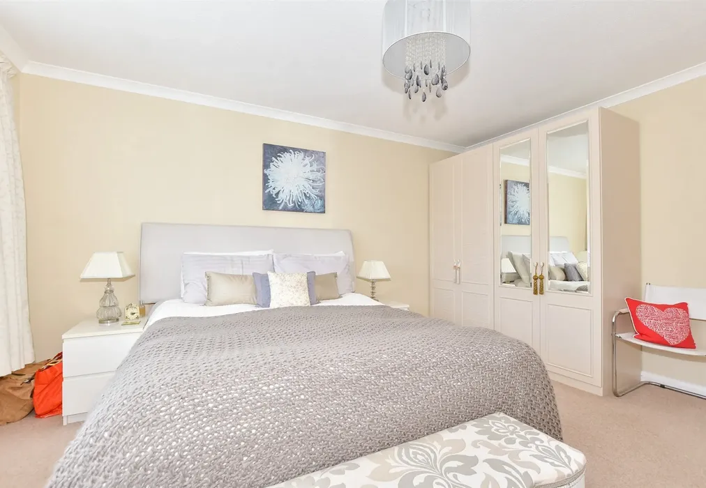Bedroom 1 - Alpha Road, Birchington, Kent - Wards of Kent