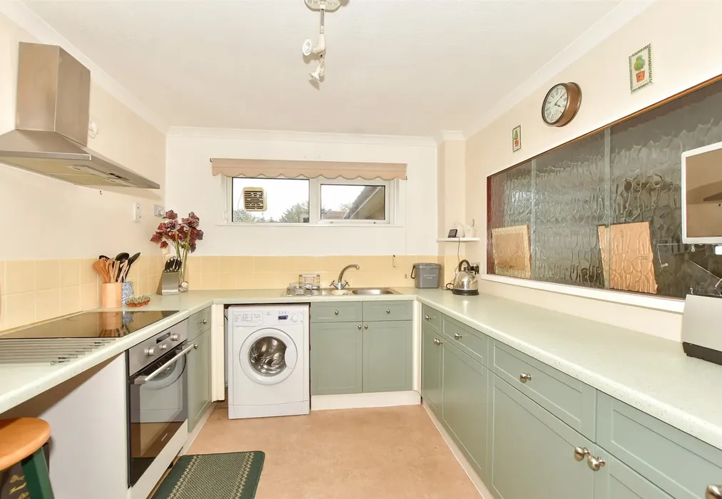 Kitchen - Alpha Road, Birchington, Kent - Wards of Kent