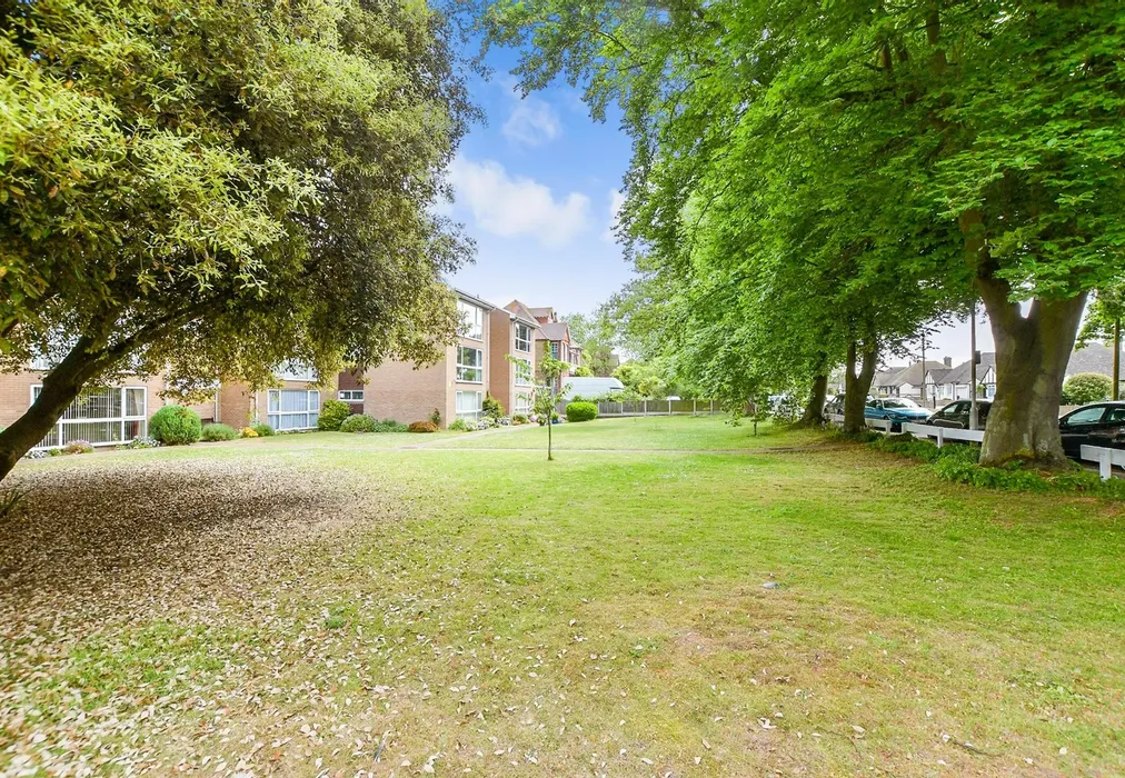 Communal Gardens - Alpha Road, Birchington, Kent - Wards of Kent