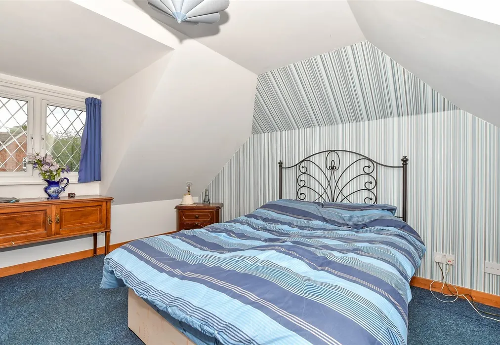 Bedroom 1 - Station Road, Headcorn, Ashford, Kent - Wards of Kent