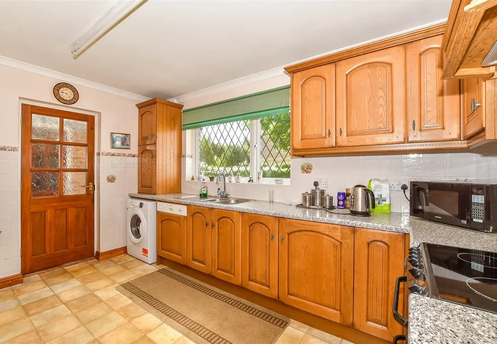 Kitchen - Station Road, Headcorn, Ashford, Kent - Wards of Kent