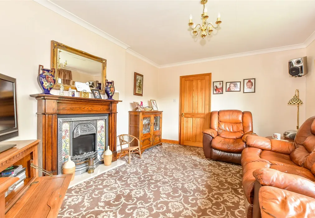 Lounge - Station Road, Headcorn, Ashford, Kent - Wards of Kent