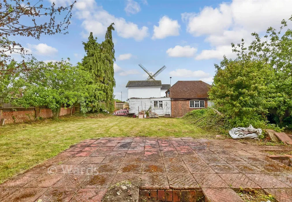 Rear Garden - Hythe Road, Willesborough, Ashford, Kent - Wards of Kent