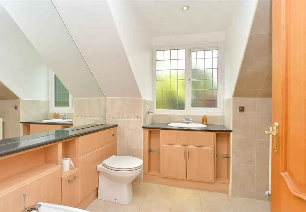 En-Suite Wet Room - Mount Lane, Hartlip, Sittingbourne, Kent - Wards of Kent