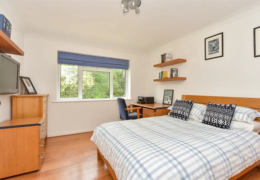 Bedroom 3 - Mount Lane, Hartlip, Sittingbourne, Kent - Wards of Kent