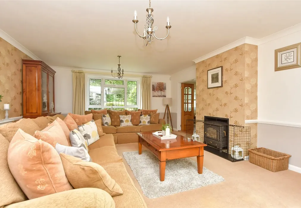 Lounge - Mount Lane, Hartlip, Sittingbourne, Kent - Wards of Kent