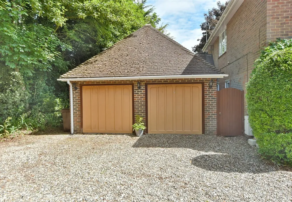 Double Garage - Mount Lane, Hartlip, Sittingbourne, Kent - Wards of Kent
