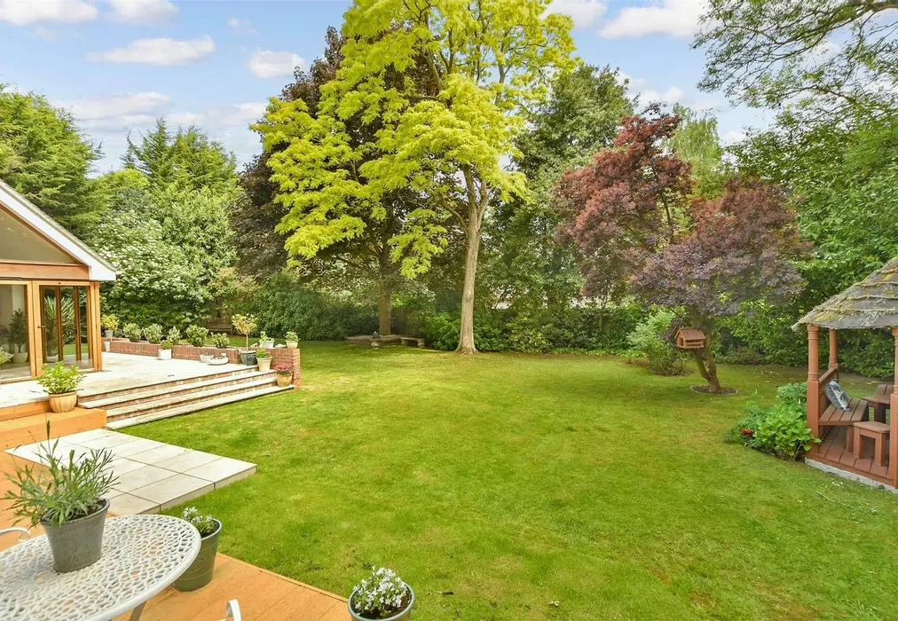 Rear Garden - Mount Lane, Hartlip, Sittingbourne, Kent - Wards of Kent