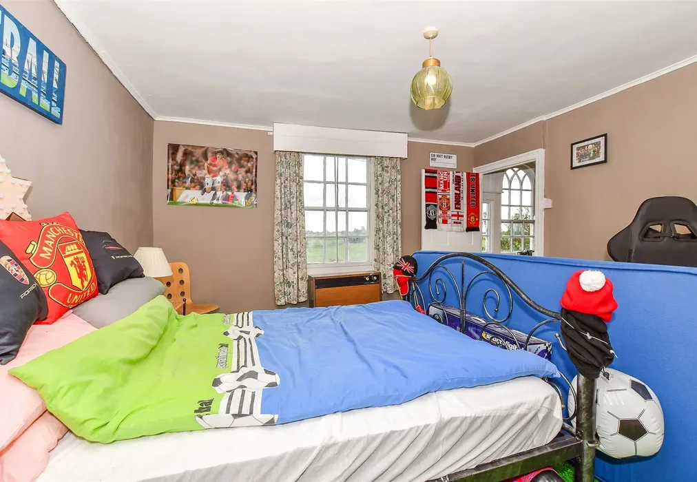 Bedroom 1 - St. Mary's Road, Dymchurch, Romney Marsh, Kent - Wards of Kent