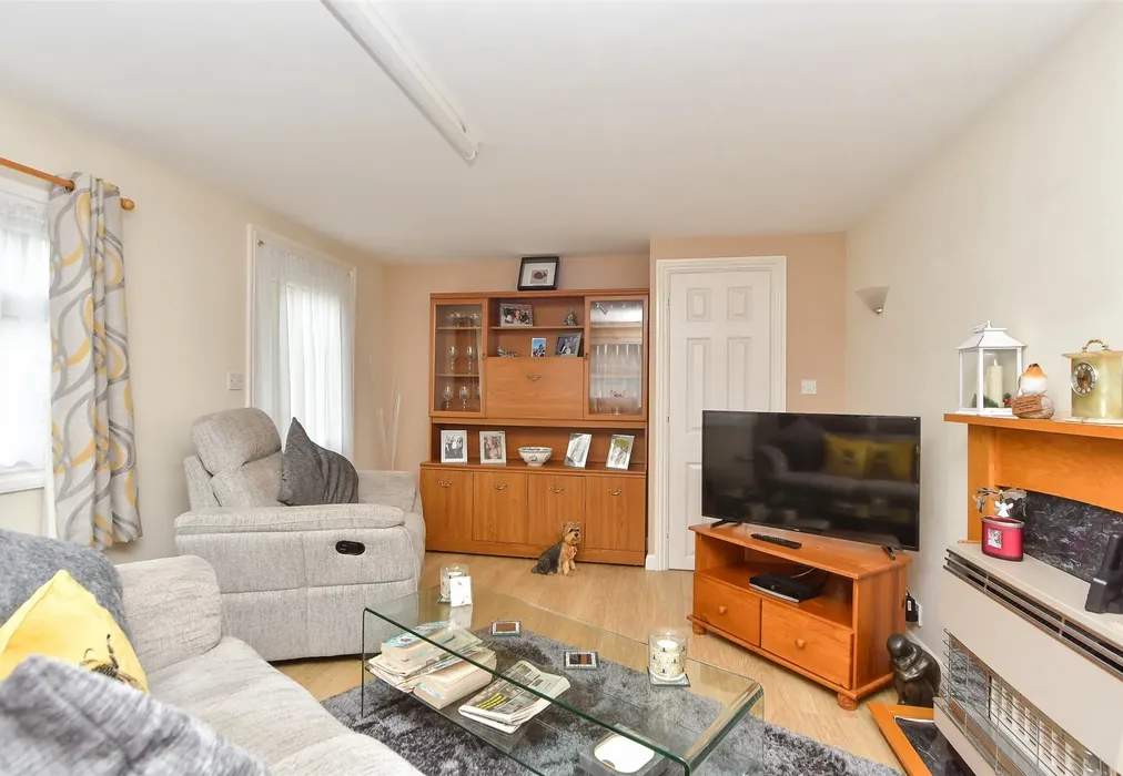 Lounge/Diner - Otterham Quay Lane, Rainham, Gillingham, Kent - Wards of Kent
