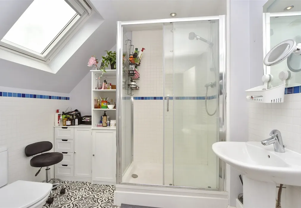 En-Suite Shower Room - Oaklands, Loose, Maidstone, Kent - Wards of Kent