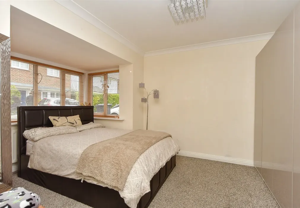 Bedroom 5/Snug - Oaklands, Loose, Maidstone, Kent - Wards of Kent