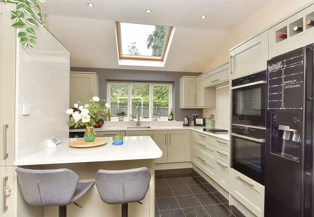 Kitchen/Breakfast Area - Oaklands, Loose, Maidstone, Kent - Wards of Kent