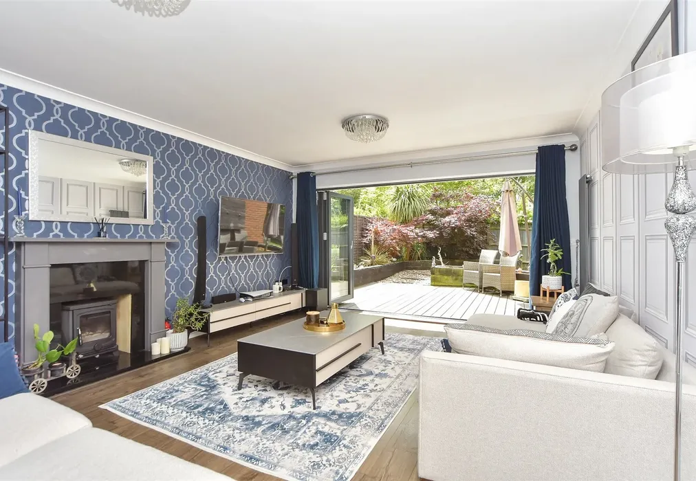 Lounge - Oaklands, Loose, Maidstone, Kent - Wards of Kent