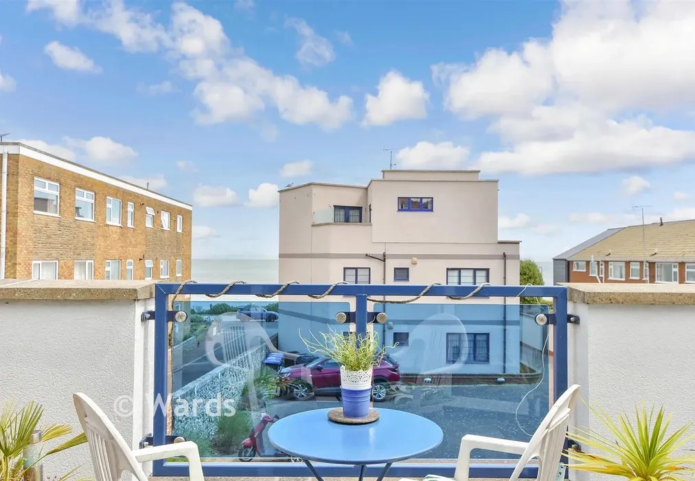 Balcony / Terrace - Eastern Esplanade, Broadstairs, Kent - Wards of Kent