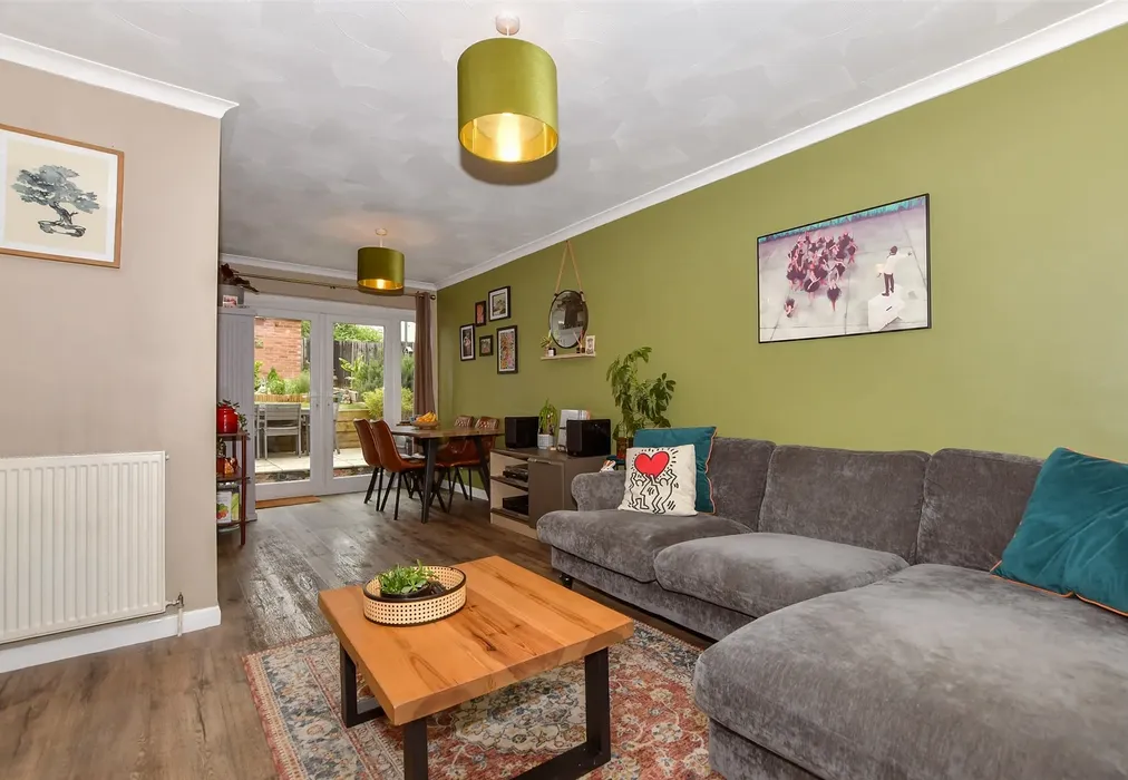 Lounge - Newbury Avenue, Maidstone, Kent - Wards of Kent