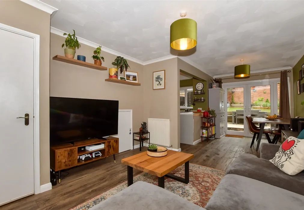 Lounge - Newbury Avenue, Maidstone, Kent - Wards of Kent