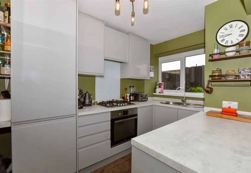 Kitchen - Newbury Avenue, Maidstone, Kent - Wards of Kent