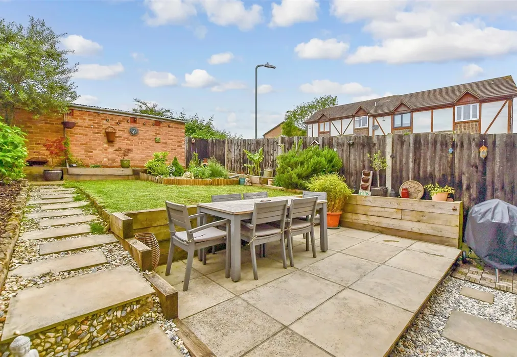 Rear Garden - Newbury Avenue, Maidstone, Kent - Wards of Kent