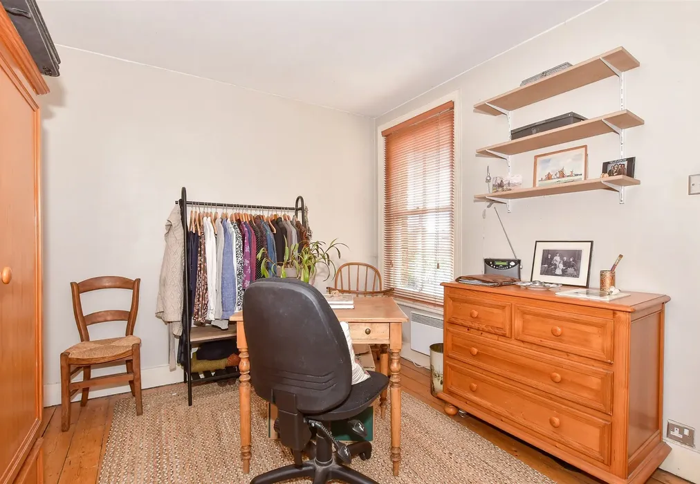 Bedroom 2 - Sydenham Street, Whitstable, Kent - Wards of Kent