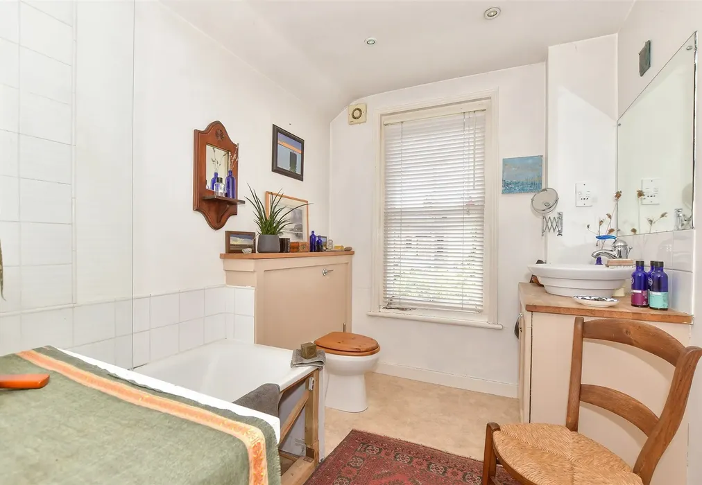 Bathroom - Sydenham Street, Whitstable, Kent - Wards of Kent