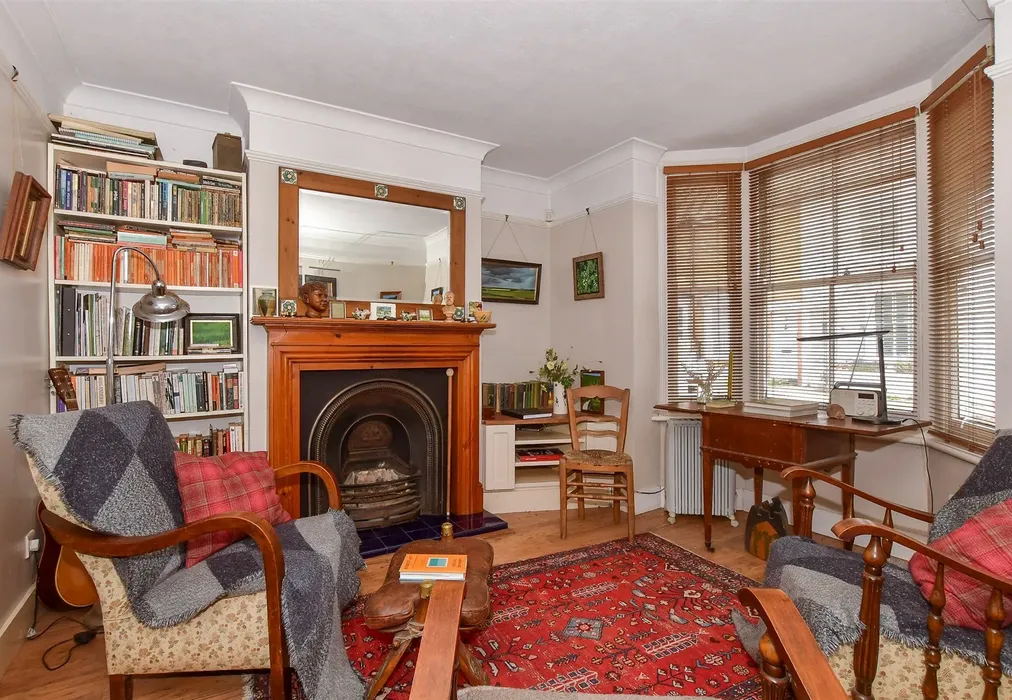 Lounge - Sydenham Street, Whitstable, Kent - Wards of Kent