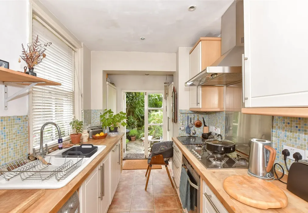 Kitchen - Sydenham Street, Whitstable, Kent - Wards of Kent