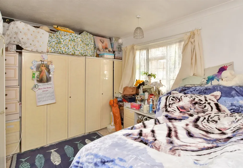 Bedroom 1 - Broadwater Street West, Worthing, West Sussex - Wards of Kent