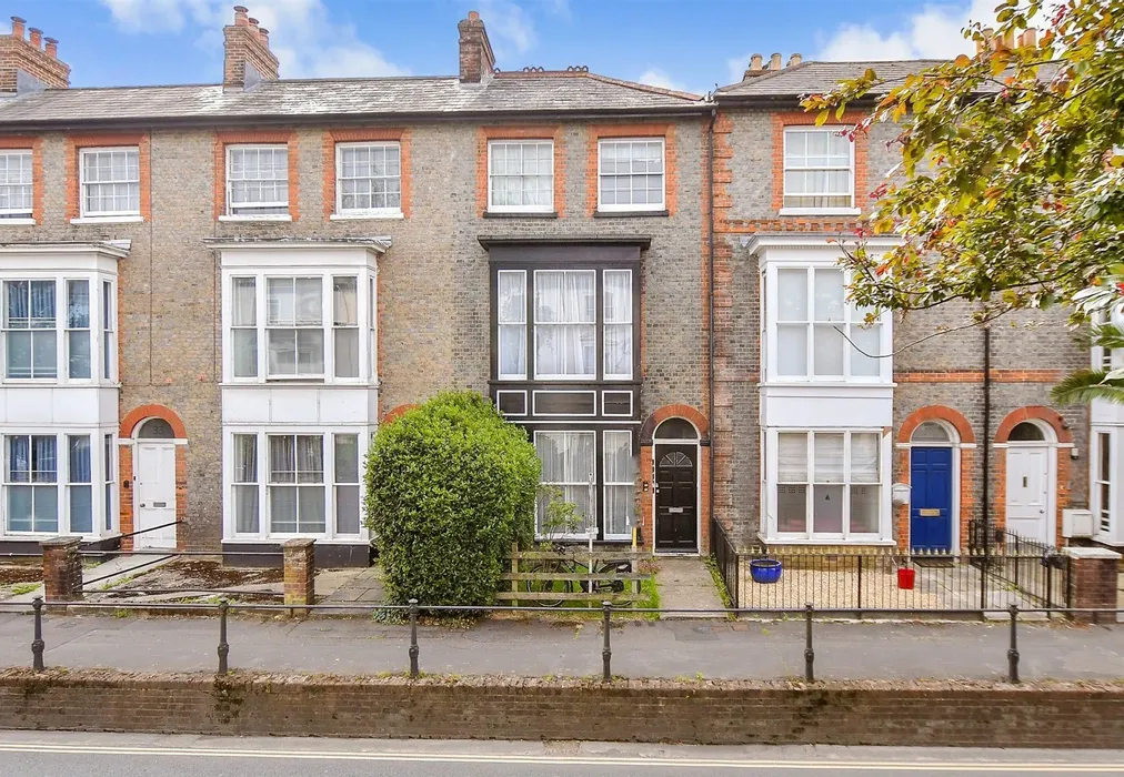 External (Web)* - Carisbrooke Road, Newport, Isle of Wight - Wards of Kent