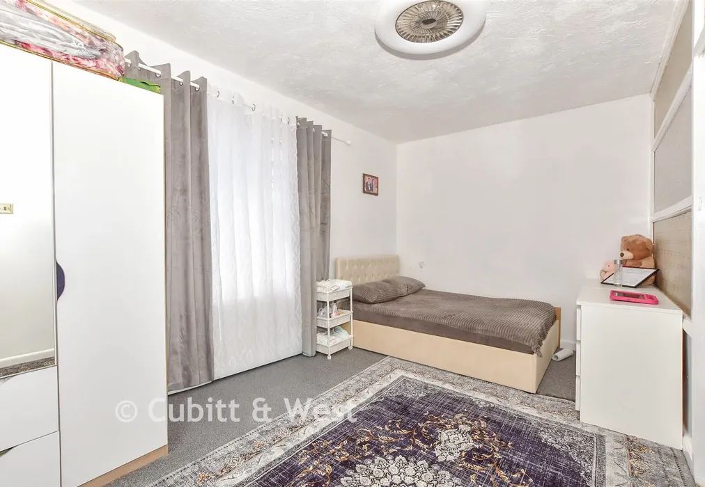 Bedroom 1 - Winchester Road, Portsmouth, Hampshire - Wards of Kent