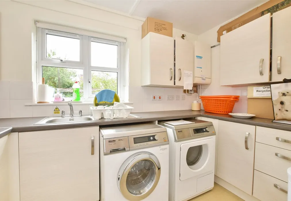 Communal Laundry Room - Abbs Cross Gardens, Hornchurch, Essex - Wards of Kent