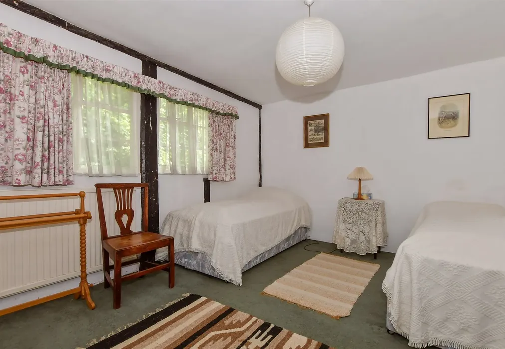 Bedroom 1 - Chart Road, Sutton Valence, Maidstone, Kent - Wards of Kent