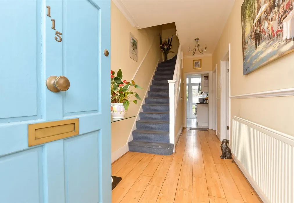 Entrance Hall - Winterbourne Road, Thornton Heath, Surrey - Wards of Kent