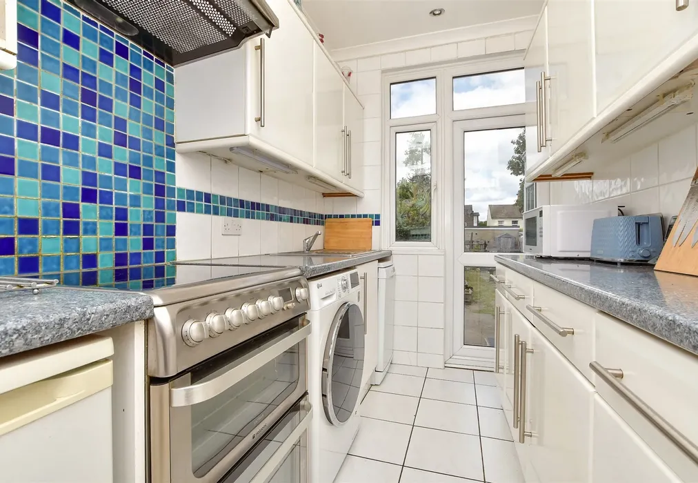 Kitchen - Winterbourne Road, Thornton Heath, Surrey - Wards of Kent
