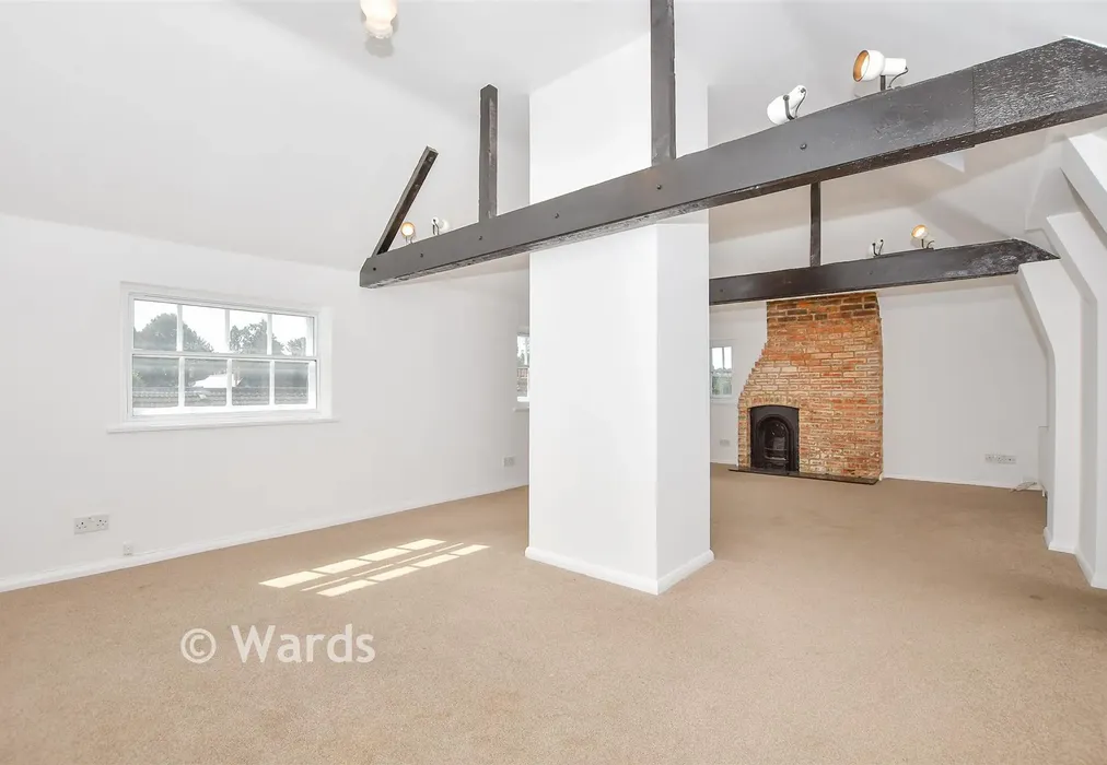 Lounge/ Diner - High Street, Hadlow, Tonbridge, Kent - Wards of Kent