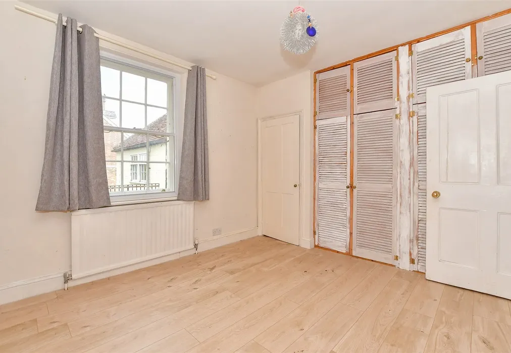 Bedroom 3 - High Street, Hadlow, Tonbridge, Kent - Wards of Kent