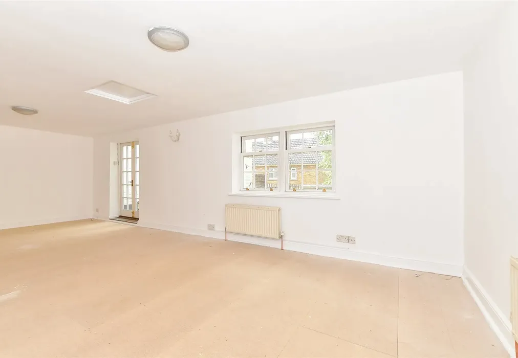 Lounge/ Diner - High Street, Hadlow, Tonbridge, Kent - Wards of Kent