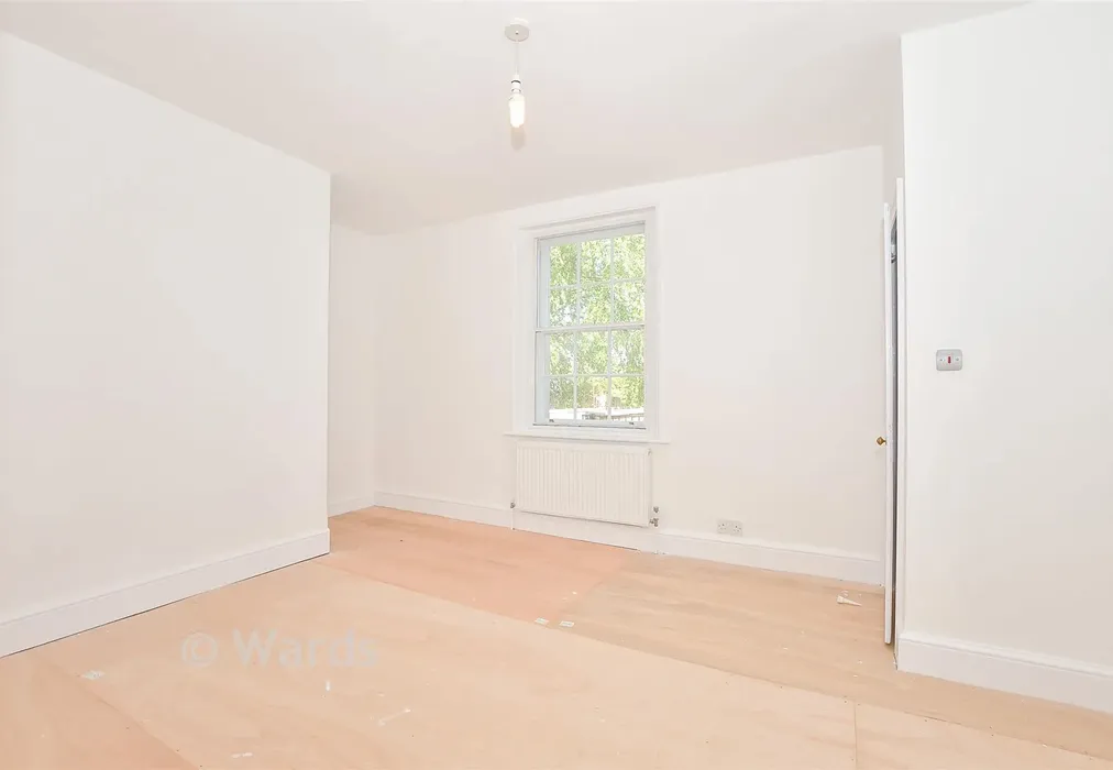 Bedroom 3 - High Street, Hadlow, Tonbridge, Kent - Wards of Kent
