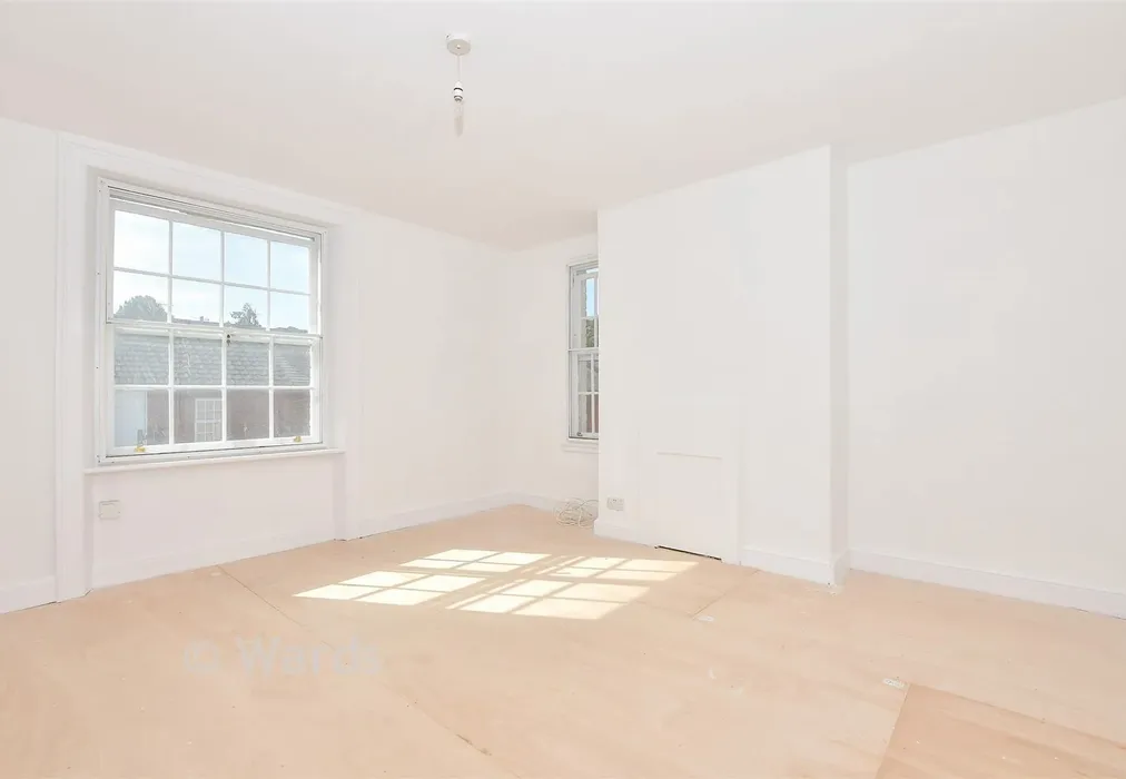 Bedroom 1 - High Street, Hadlow, Tonbridge, Kent - Wards of Kent