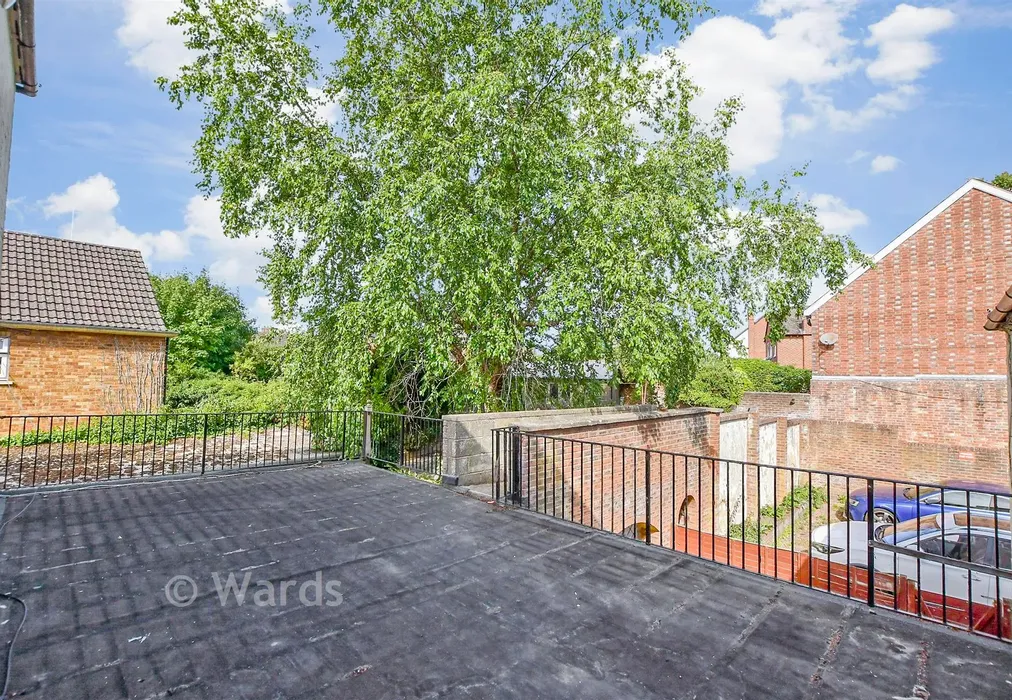 Balcony / Terrace - High Street, Hadlow, Tonbridge, Kent - Wards of Kent