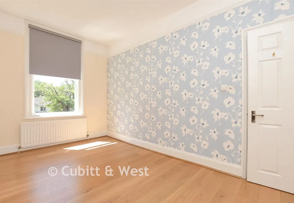 Bedroom - Doods Road, Reigate, Surrey - Wards of Kent