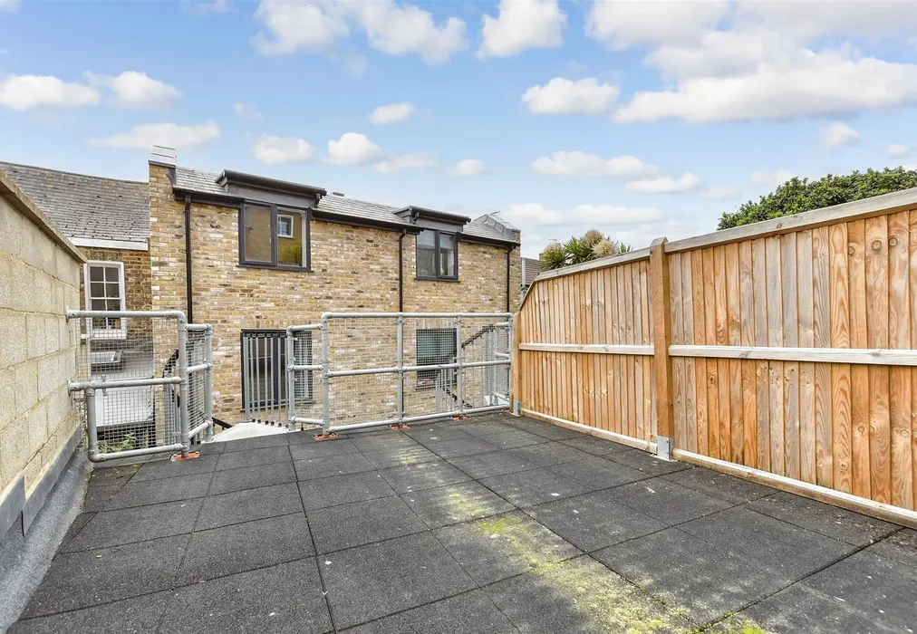 Balcony / Terrace - Dane Road, Margate, Kent - Wards of Kent