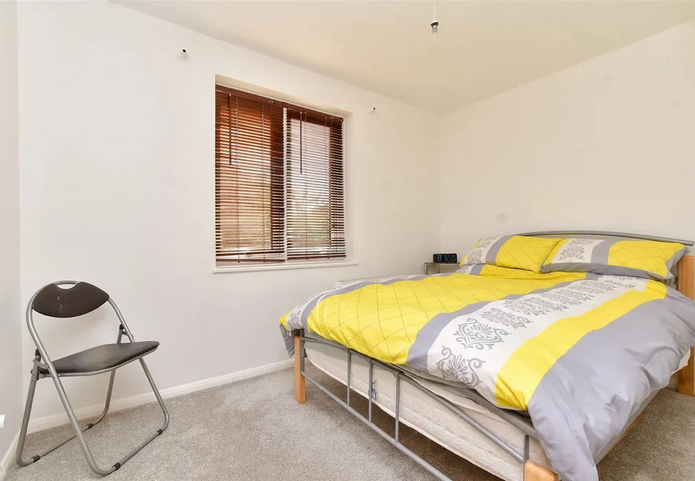 Bedroom - Cliffe Walk, Sutton, Surrey - Wards of Kent
