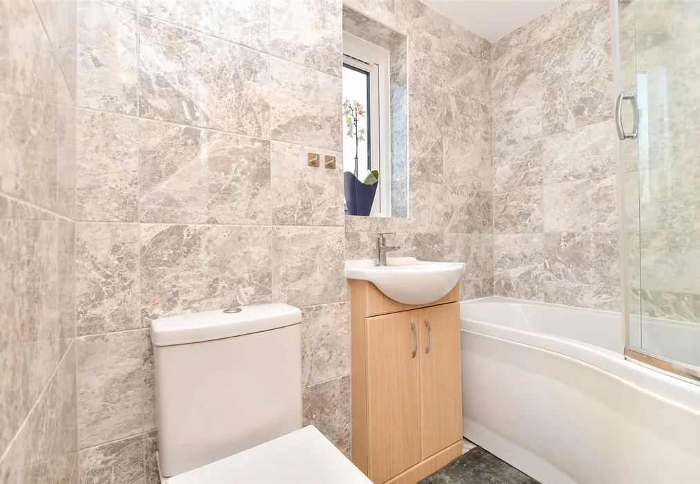Bathroom - Cliffe Walk, Sutton, Surrey - Wards of Kent